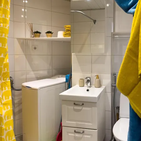 Stylish 2-room Near Kadriorg * Tallin